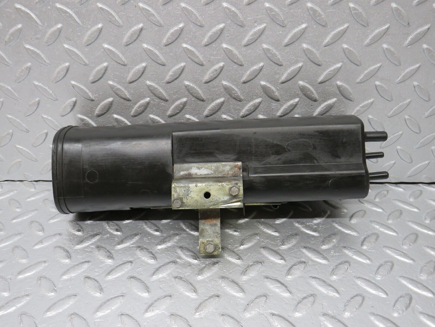 38809 Mercedes-Benz W201 190E 2.6L Fuel Vapor Charcoal Filter 2014700259 4900065902