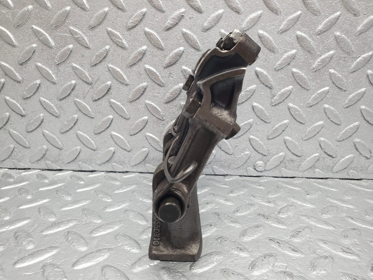 W112 rocker arm support arm shaft used OEM