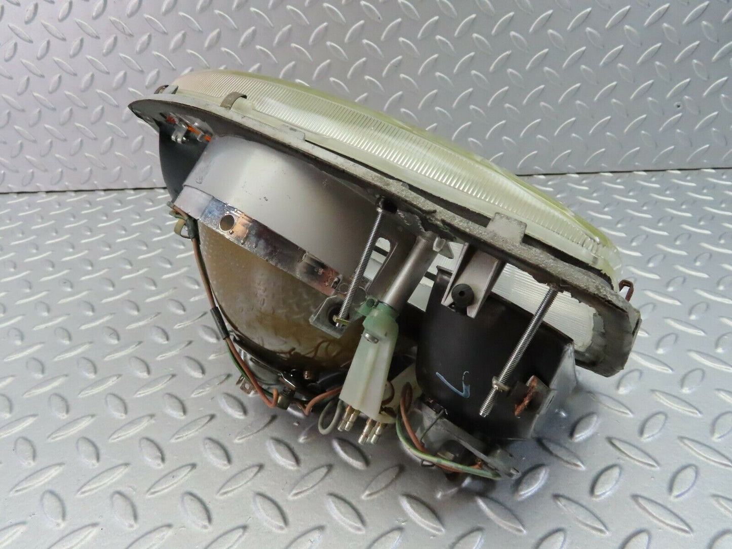 7822 Mercedes-Benz W115 220D Headlight Bosch Left/Right 1305314910