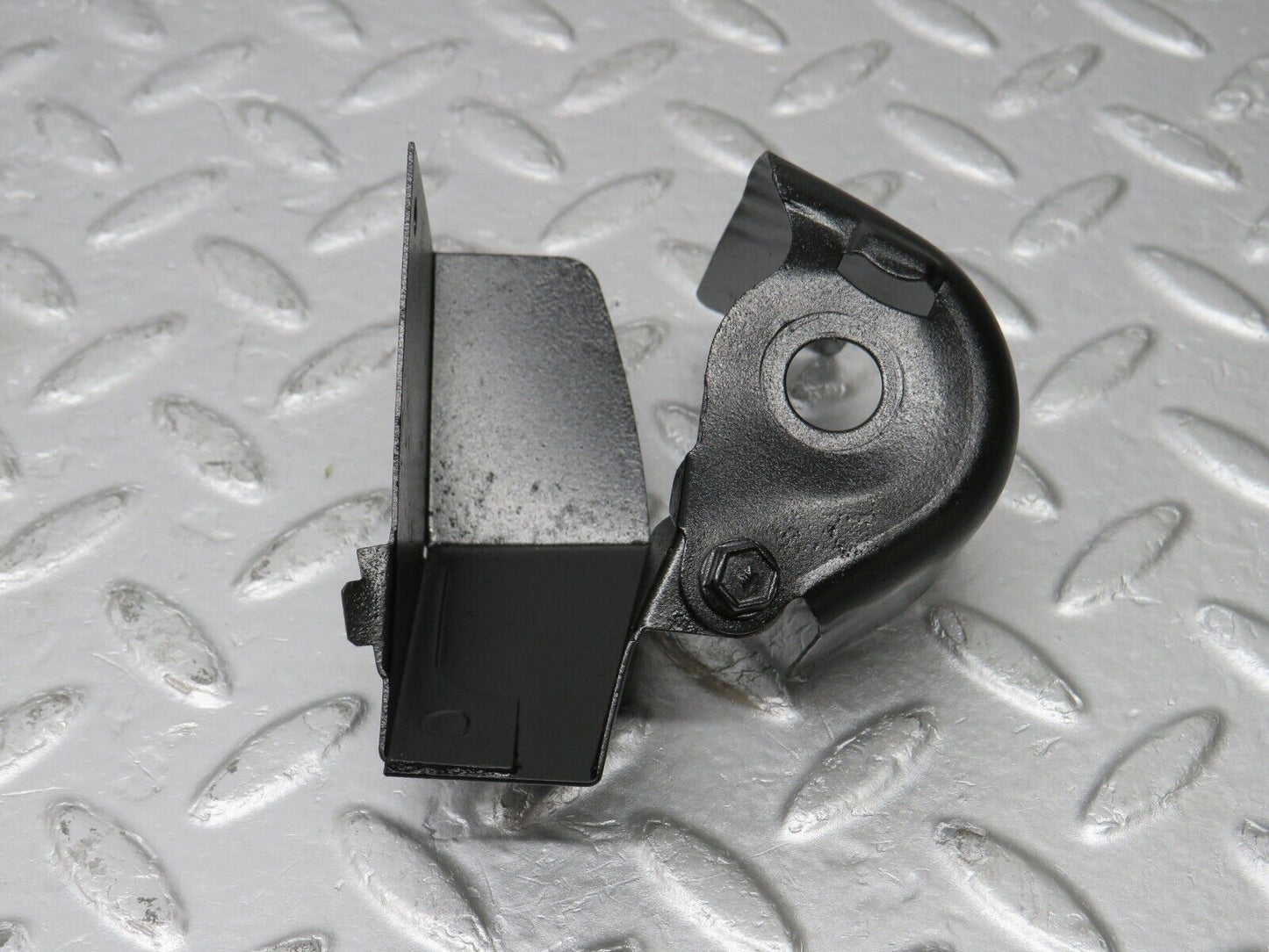 38150 Mercedes-Benz A124 320E Cabriolet Steering Box Ball Joint Cover