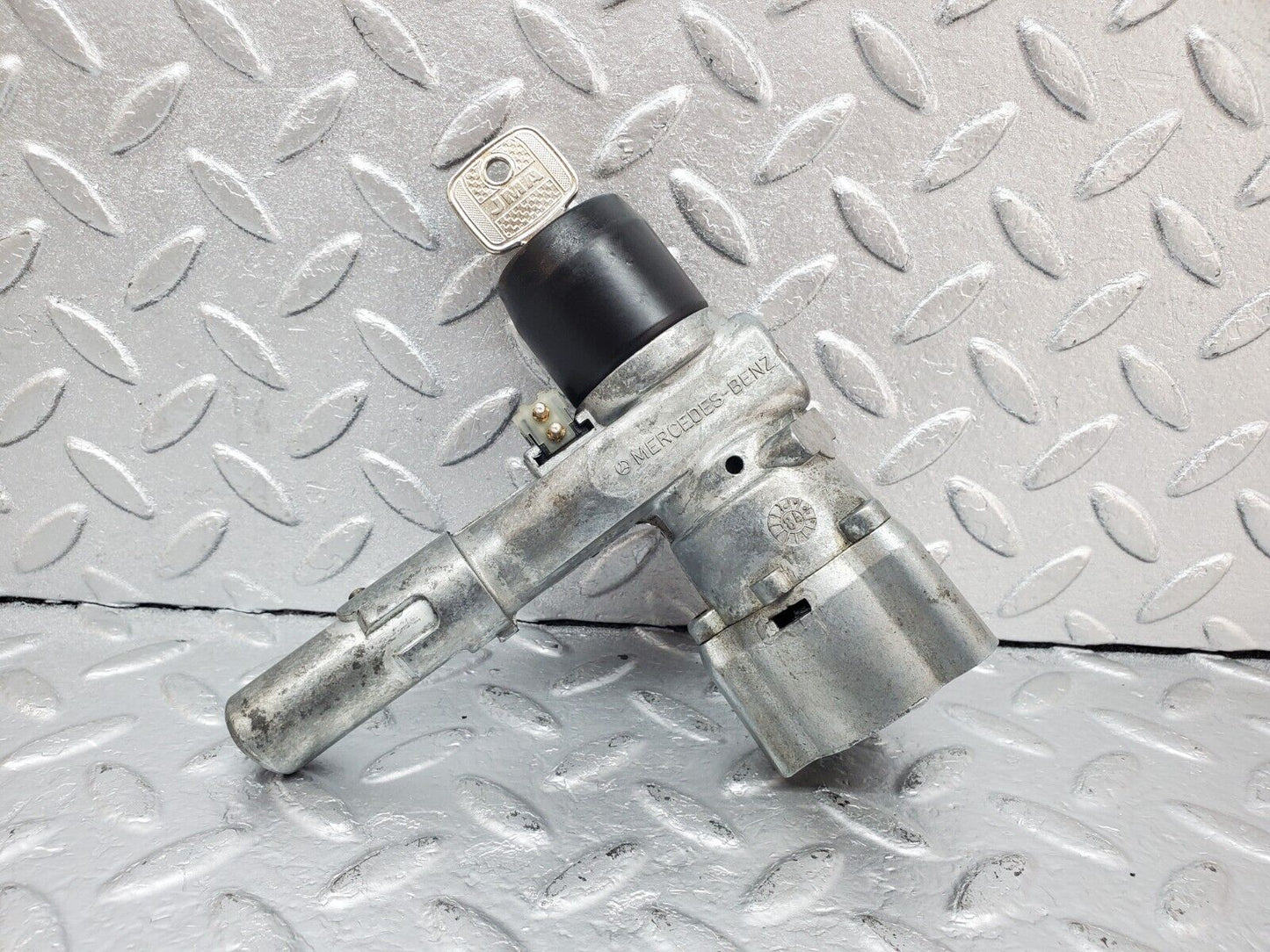 44396 Mercedes-Benz W123 280E Steering Lock Ignition Switch With Key