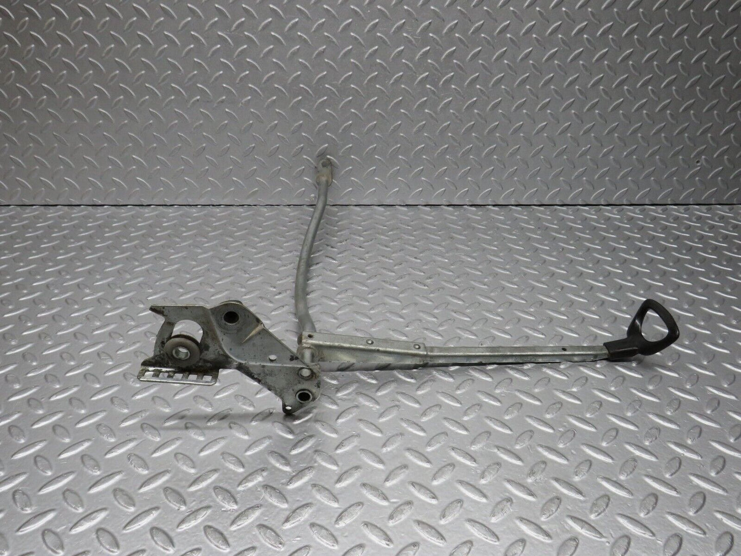 40113 Mercedes-Benz R107 350SL Front Left Seat Sliding Adjust Handle