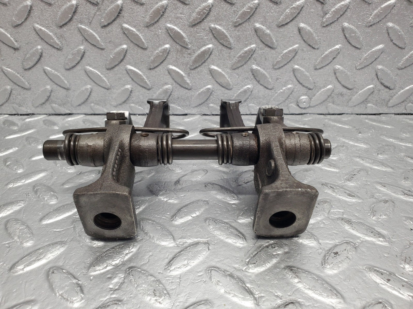W112 rocker arm support arm shaft used OEM