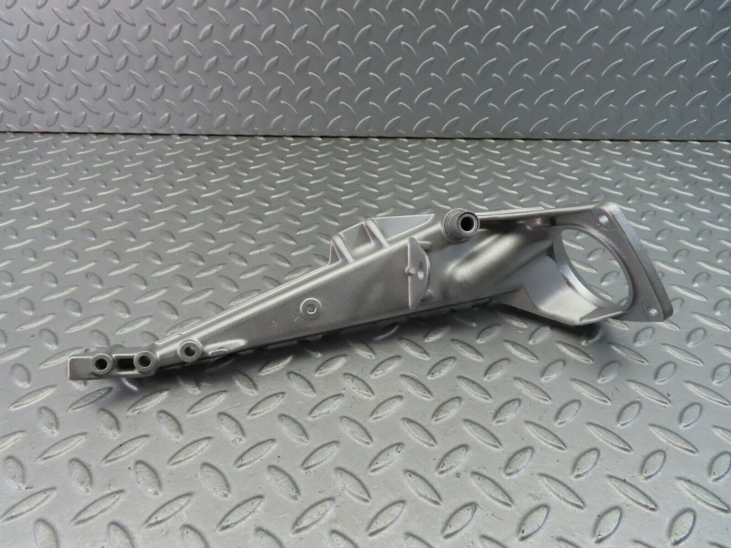 7991 Mercedes-Benz W115 220D Brake Pedal Bracket 1152940701