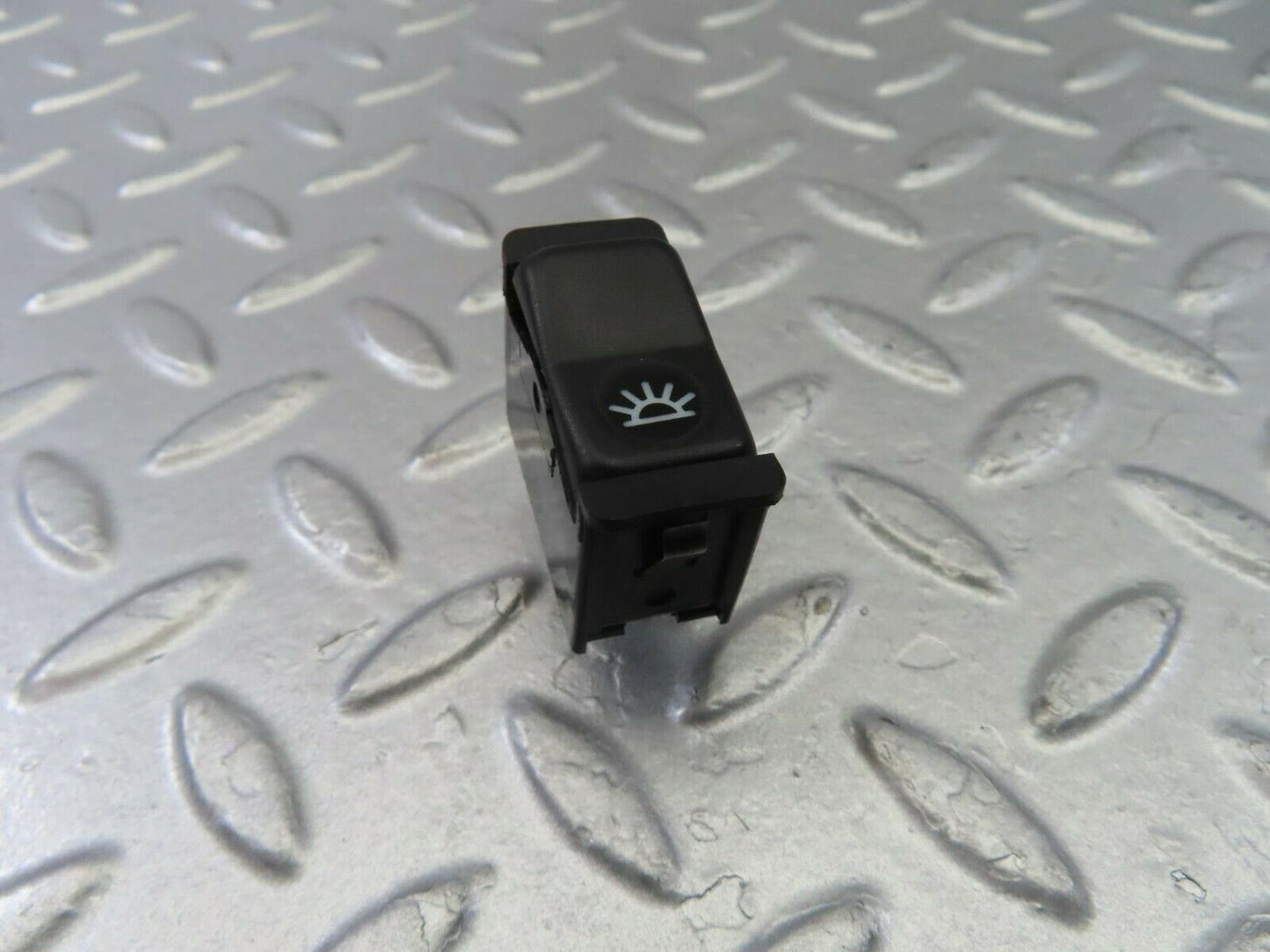 10739 Mercedes-Benz C123 280CE Coupe Interior Light Switch 0008205910