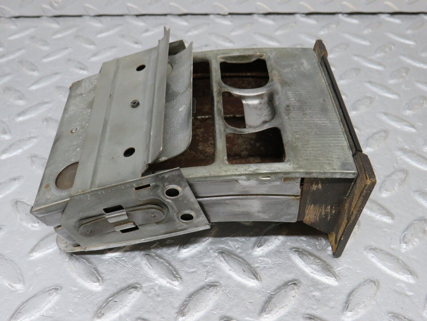37552 Mercedes-Benz W109 300SEL Centre Console Ashtray Wood Finish