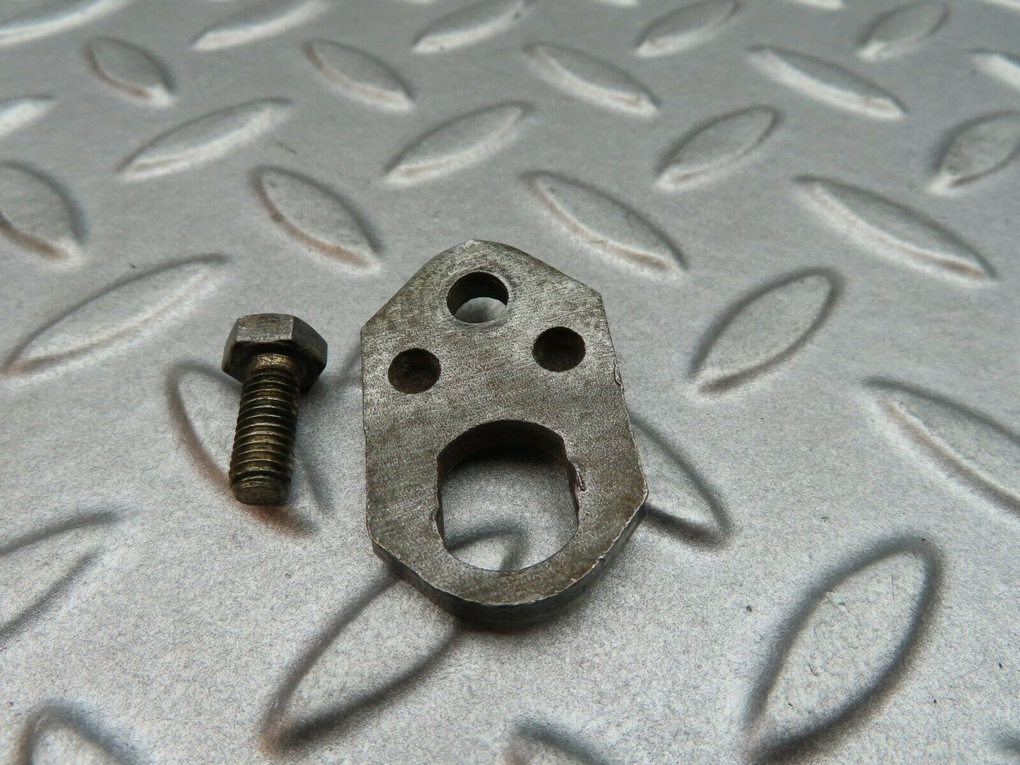 5129 Mercedes-Benz R107 350SL Fuel Injector Bracket