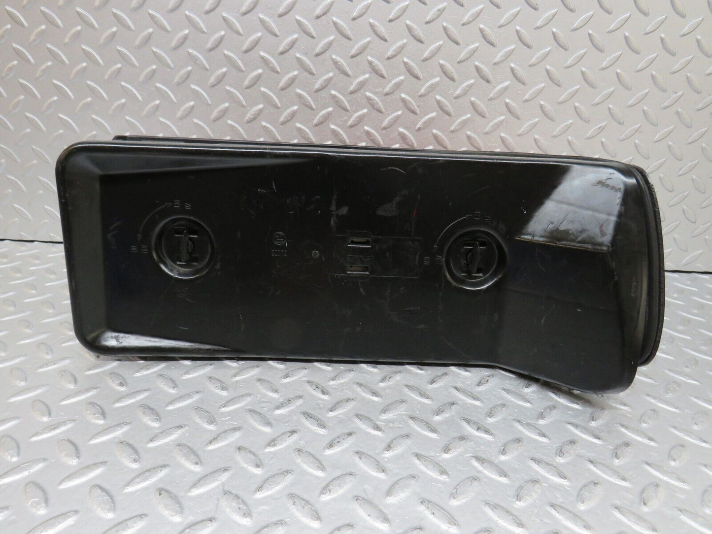 36933 Mercedes-Benz C126 420SEC Coupe Tail Light Left Side 0153316R3