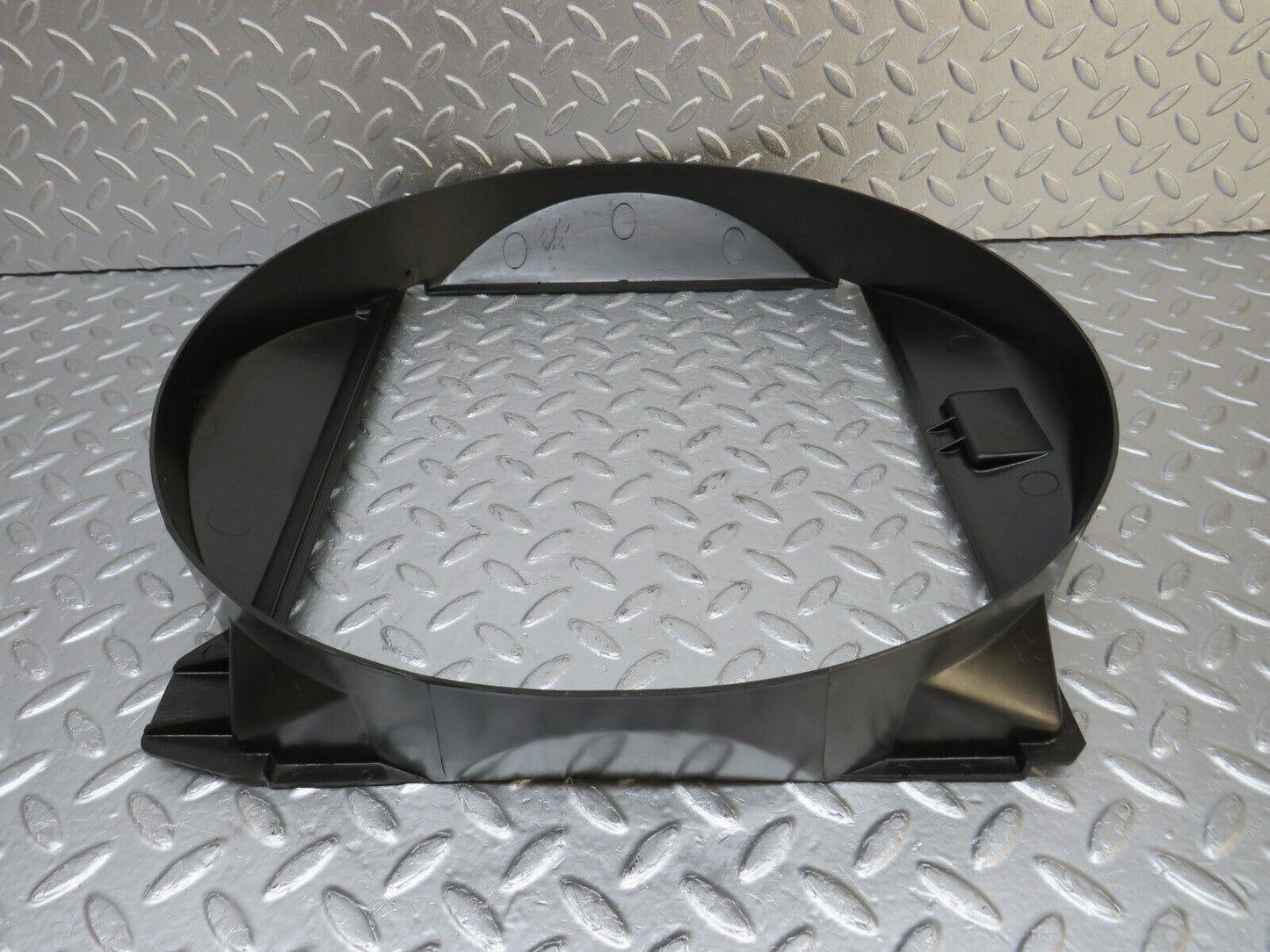 33578 Mercedes-Benz W201 190E Engine Fan Shroud 2015050755