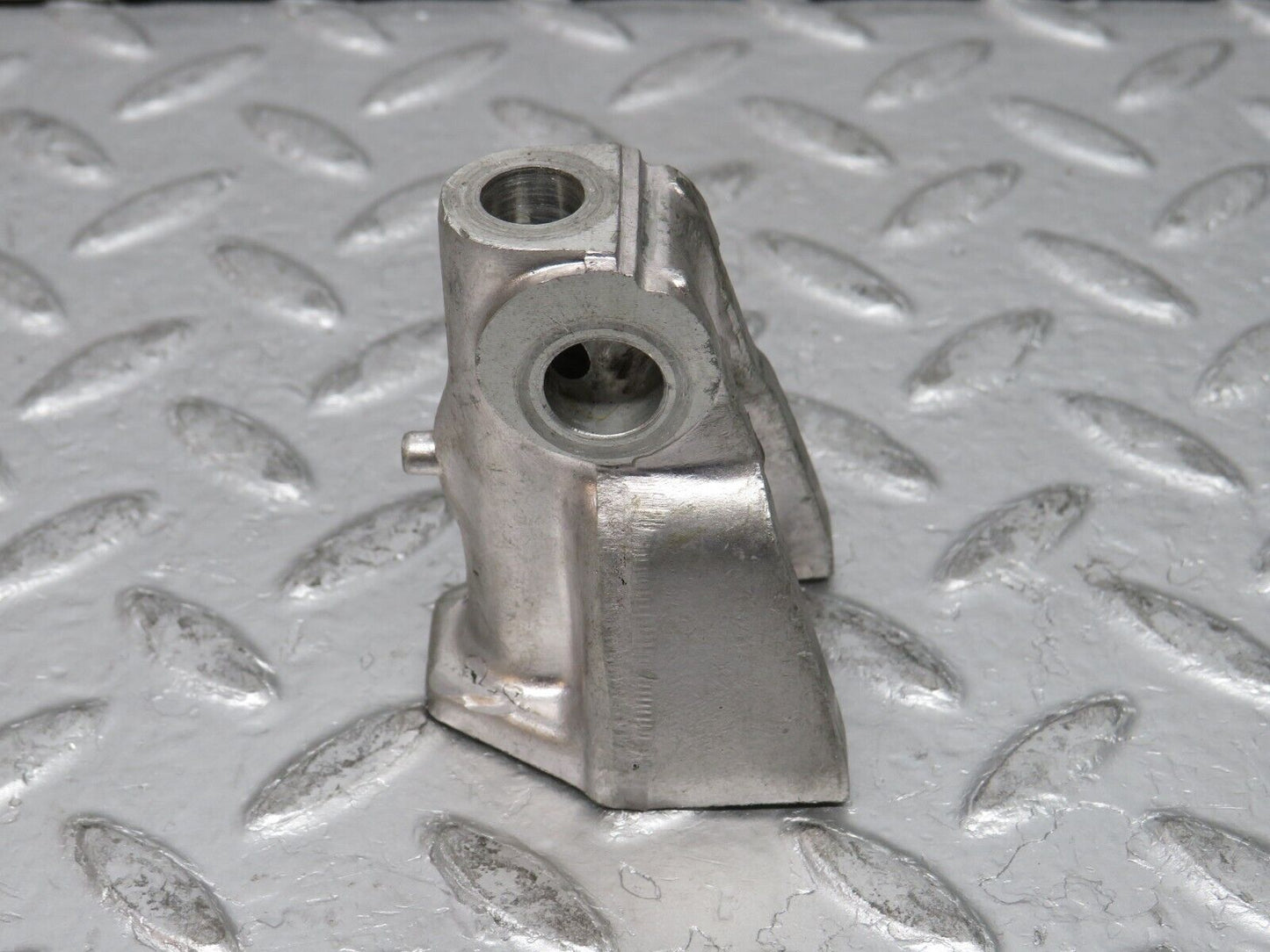0276 Mercedes-Benz W123 220D Rocker Arm Support 6150550110