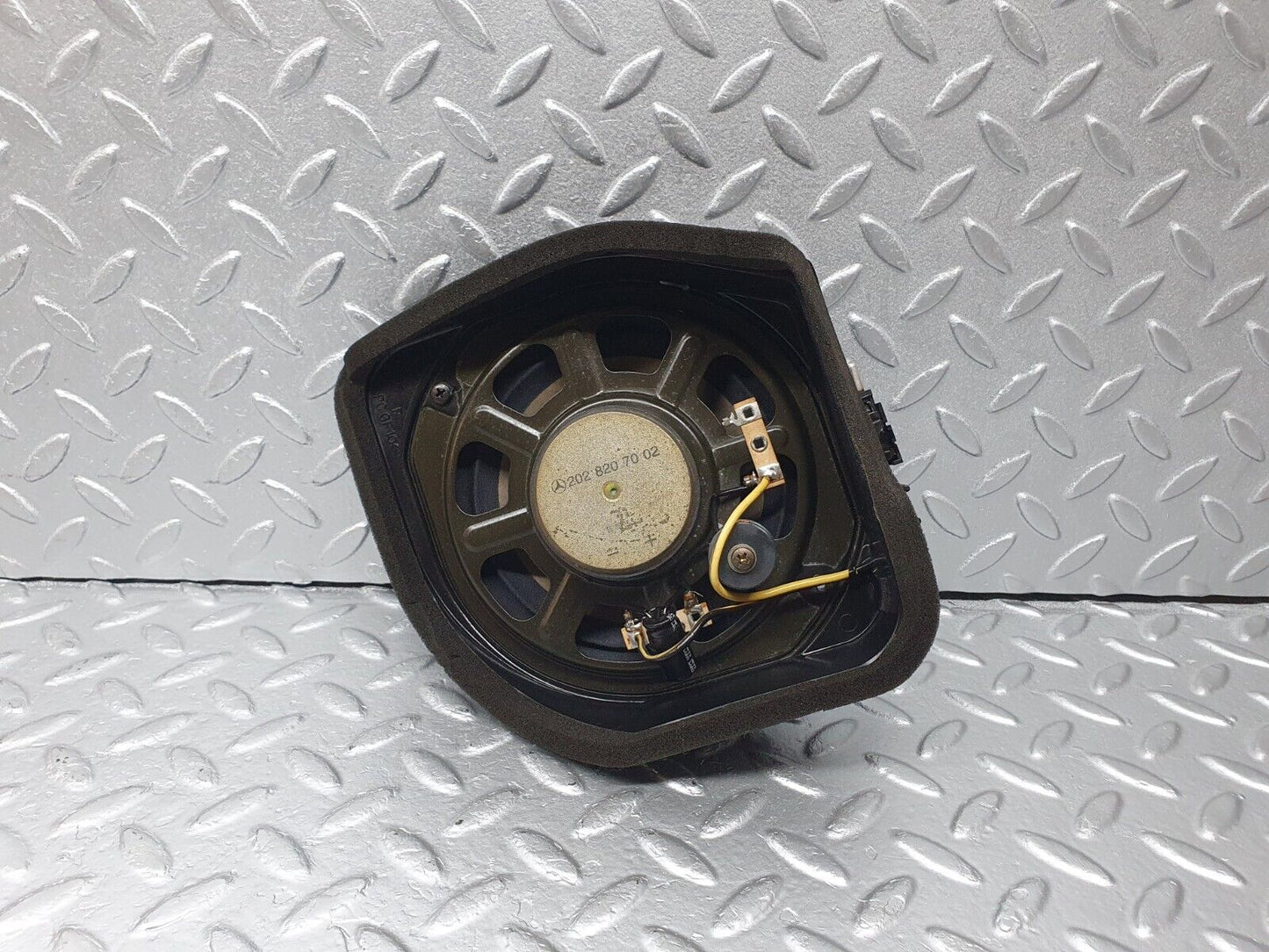 41788 Mercedes-Benz W202 C200 Front Door Loudspeaker Right 2028207002