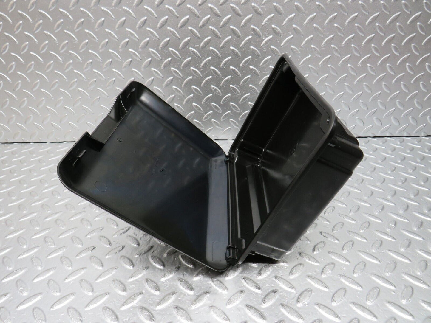 30973 Mercedes-Benz W123 200D First Aid Box 1238650053