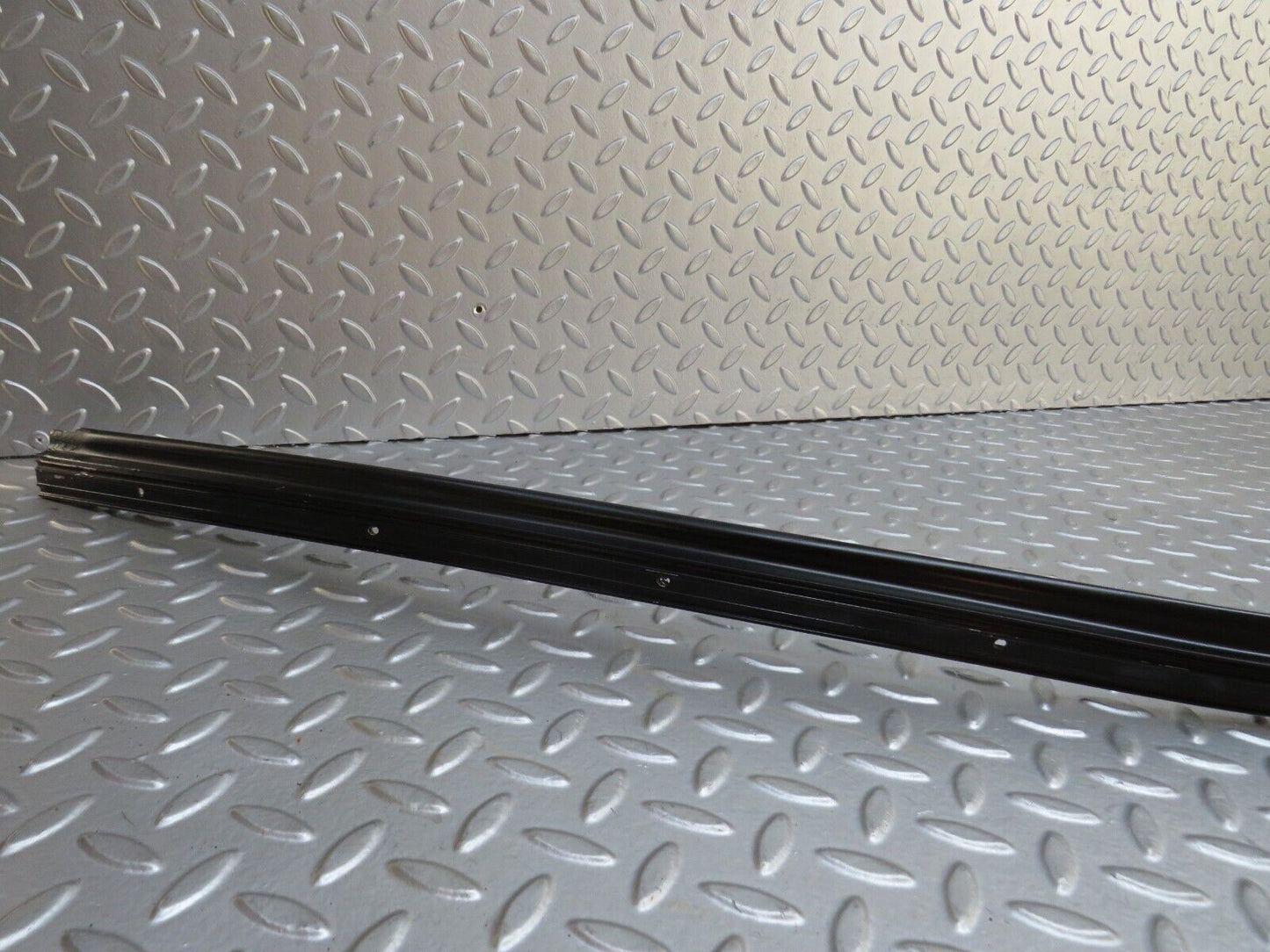 37029 Mercedes-Benz C126 420SEC Coupe Roof Trim Left