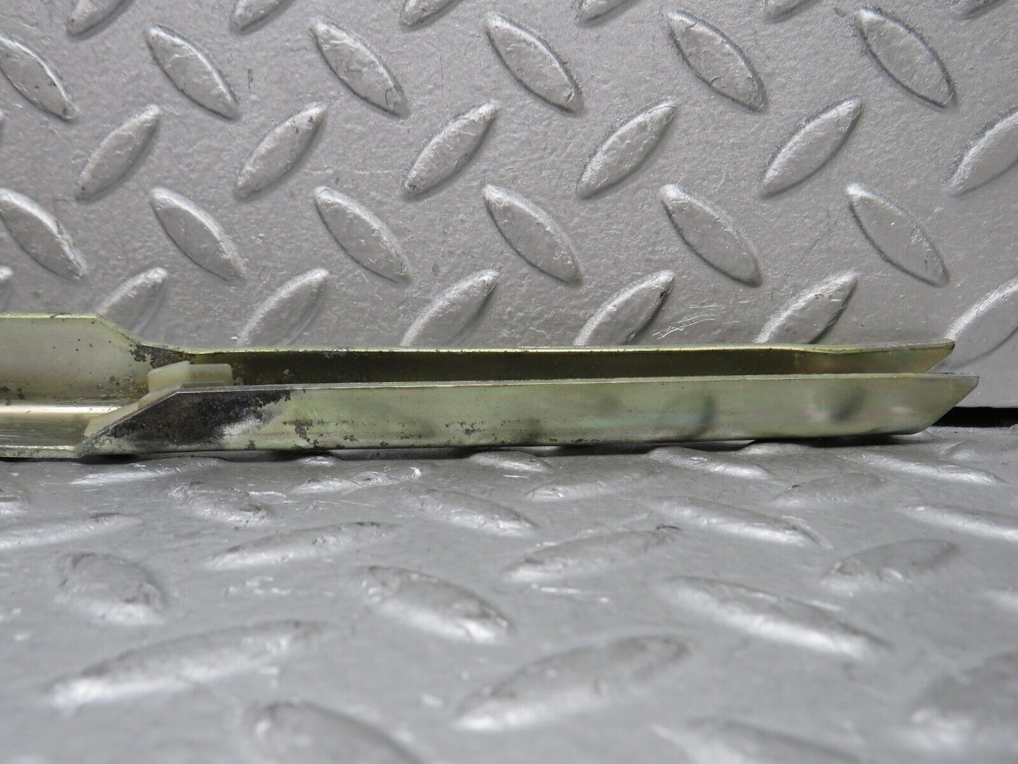 37801 Mercedes-Benz A124 320E Cabriolet Front Right Window Channel