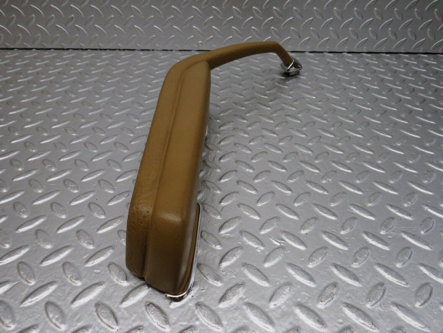 0652 Mercedes-Benz C107 350SLC Coupe Interior Door Handle Right