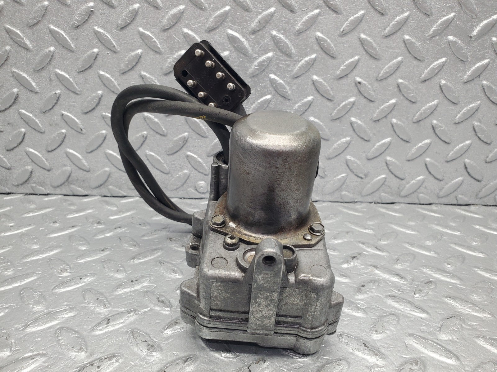W126 Coupe cruise control actuator used OEM