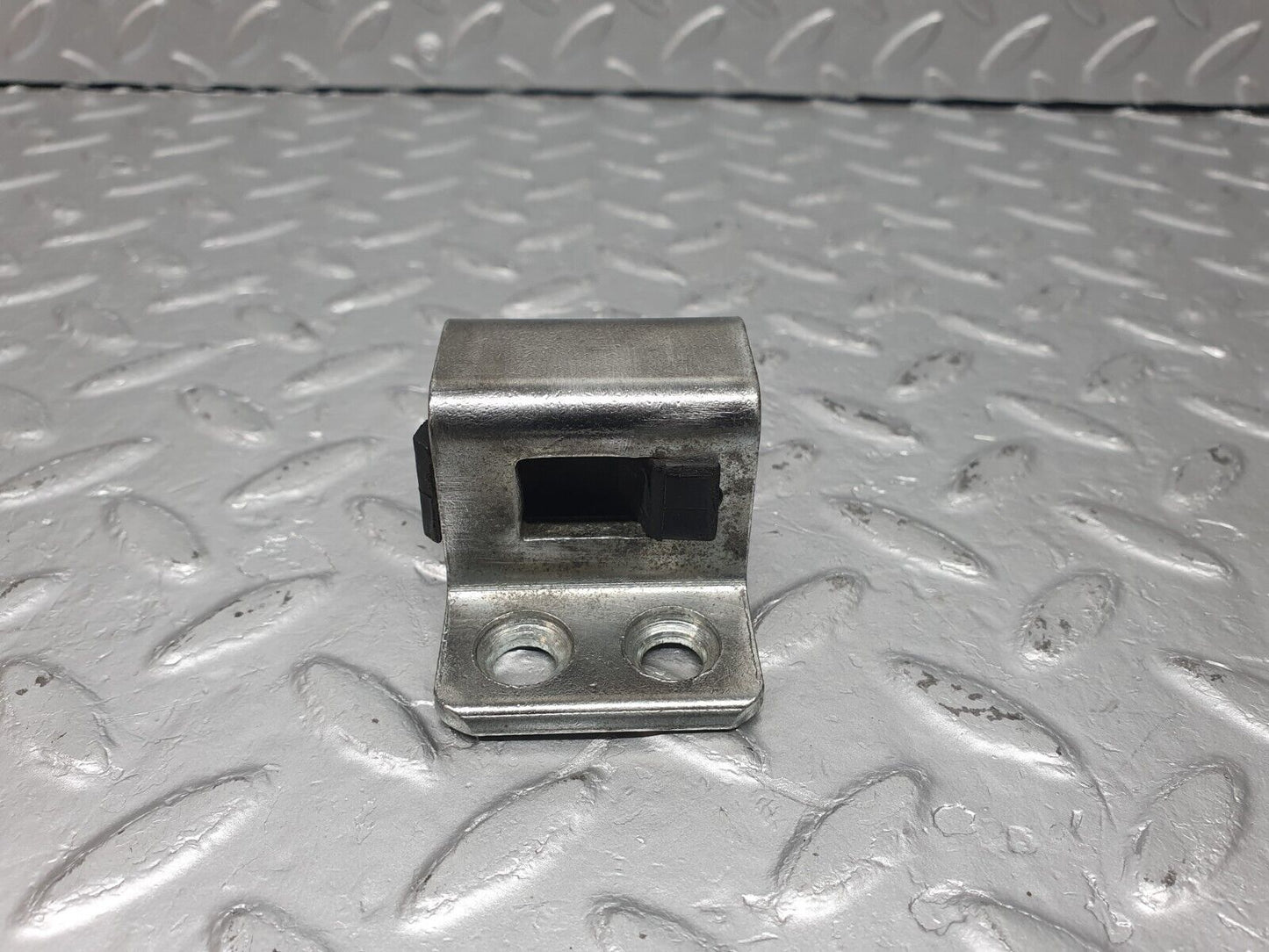 40913 Mercedes-Benz W126 300SE Door Lock Latch Right Side