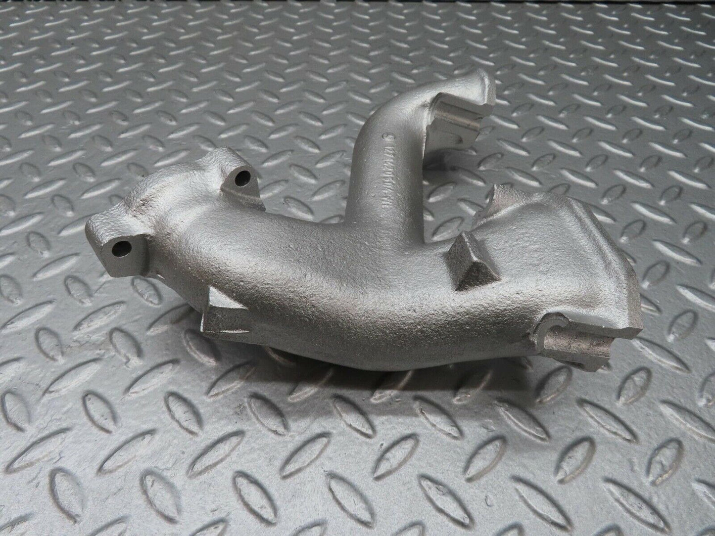 12799 Mercedes-Benz W111 220SE Exhaust Manifold Cylinder 4-6 1271420504