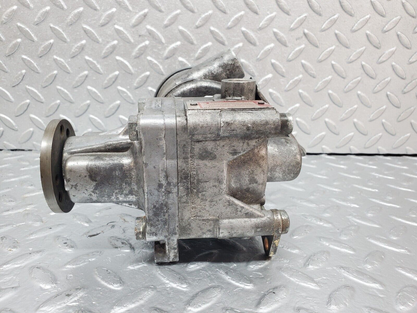 44857 Mercedes-Benz W124 220E Power Steering Pump 2104661901 7681900501