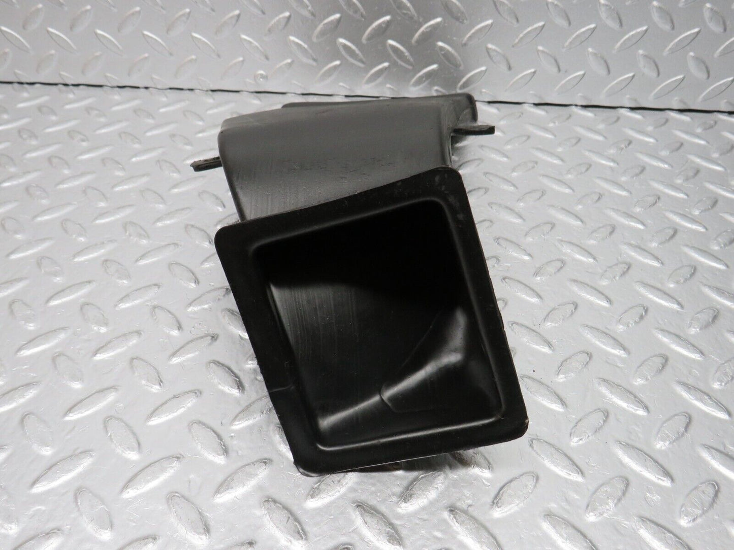 0692 Mercedes-Benz C107 350SLC Coupe Heating Air Duct Right Side 1078310246