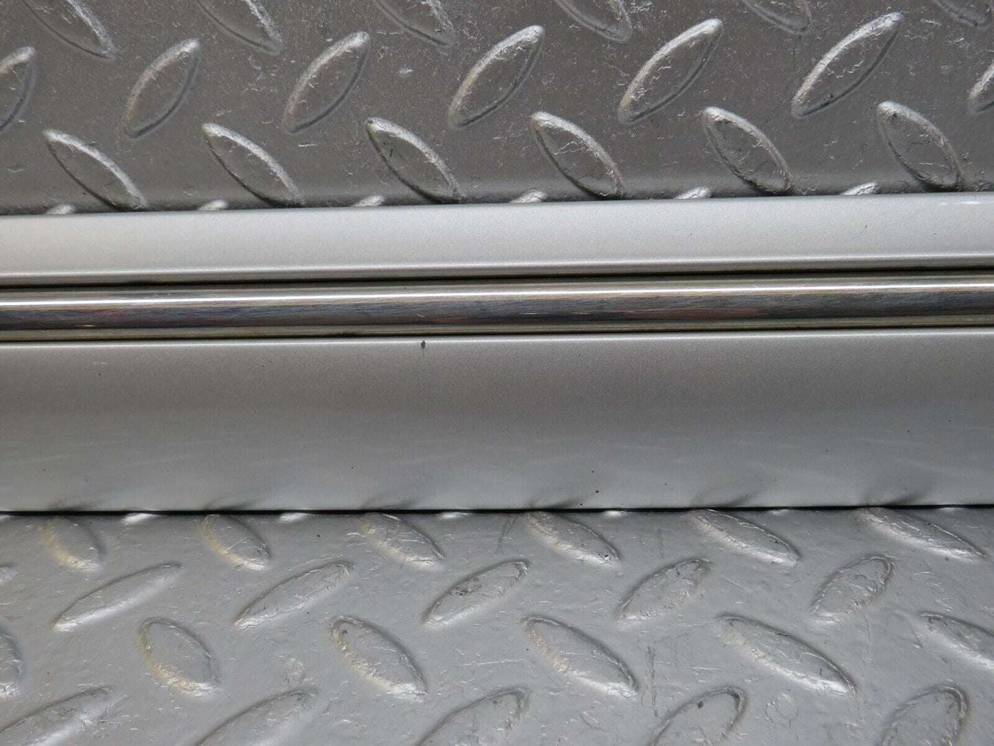 34714 Mercedes-Benz W210 320E Front Right Door Centre Moulding Trim 2106900482