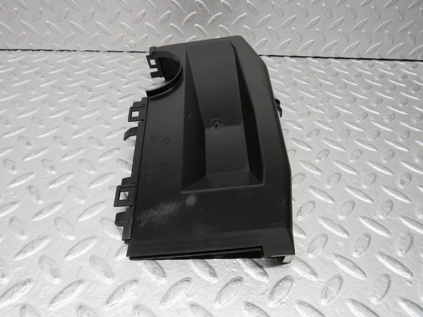 37776 Mercedes-Benz A124 320E Cabriolet Air Intake Housing Cover 1245280610