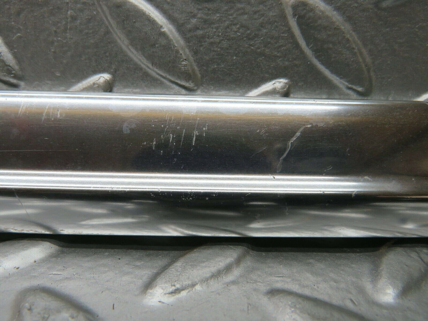 22738 Mercedes-Benz C107 450SLC Coupe Left Door Chrome Trim