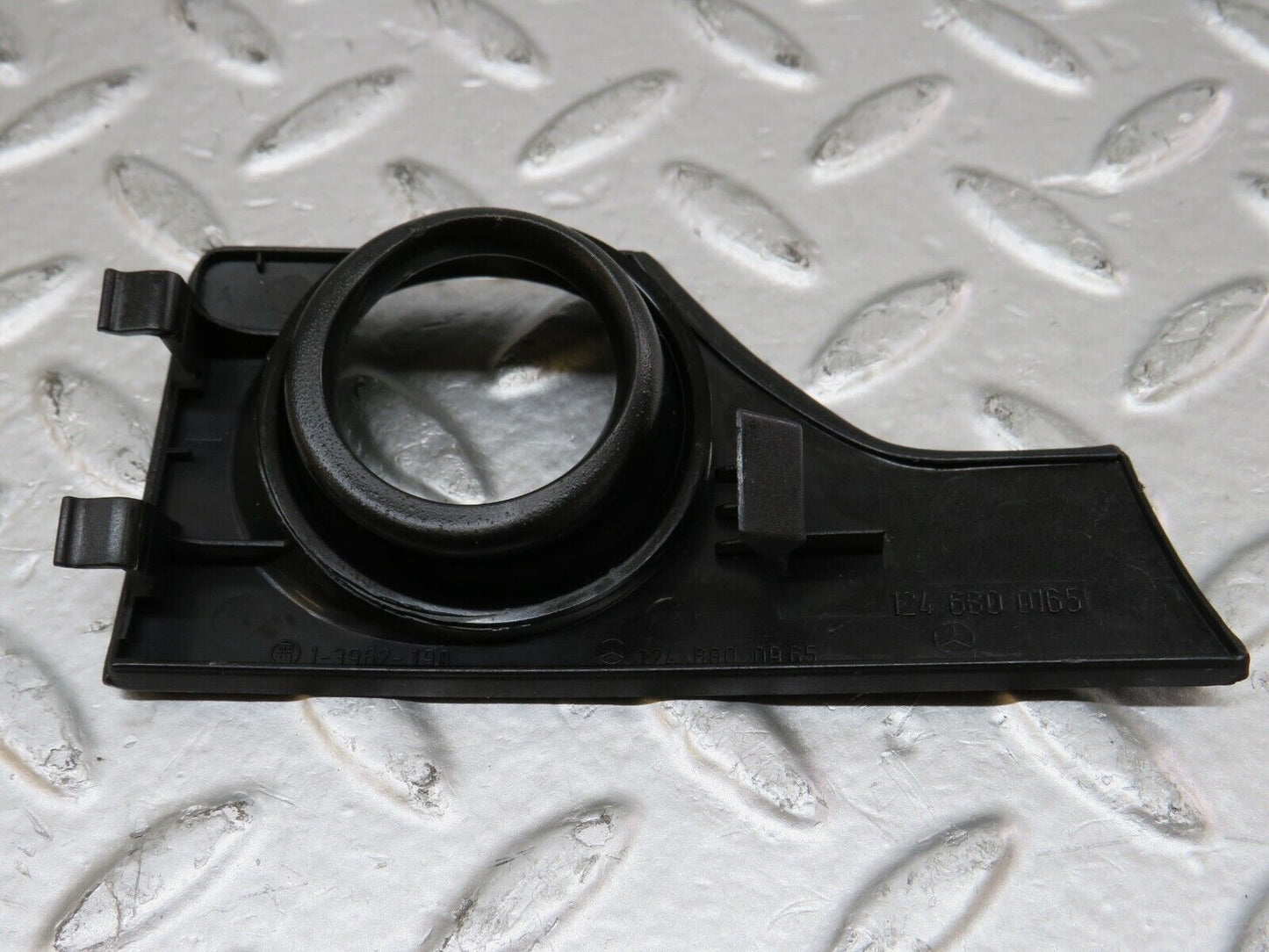 26566 Mercedes-Benz C124 220CE Coupe Ignition Switch Cover Surround 1246800165