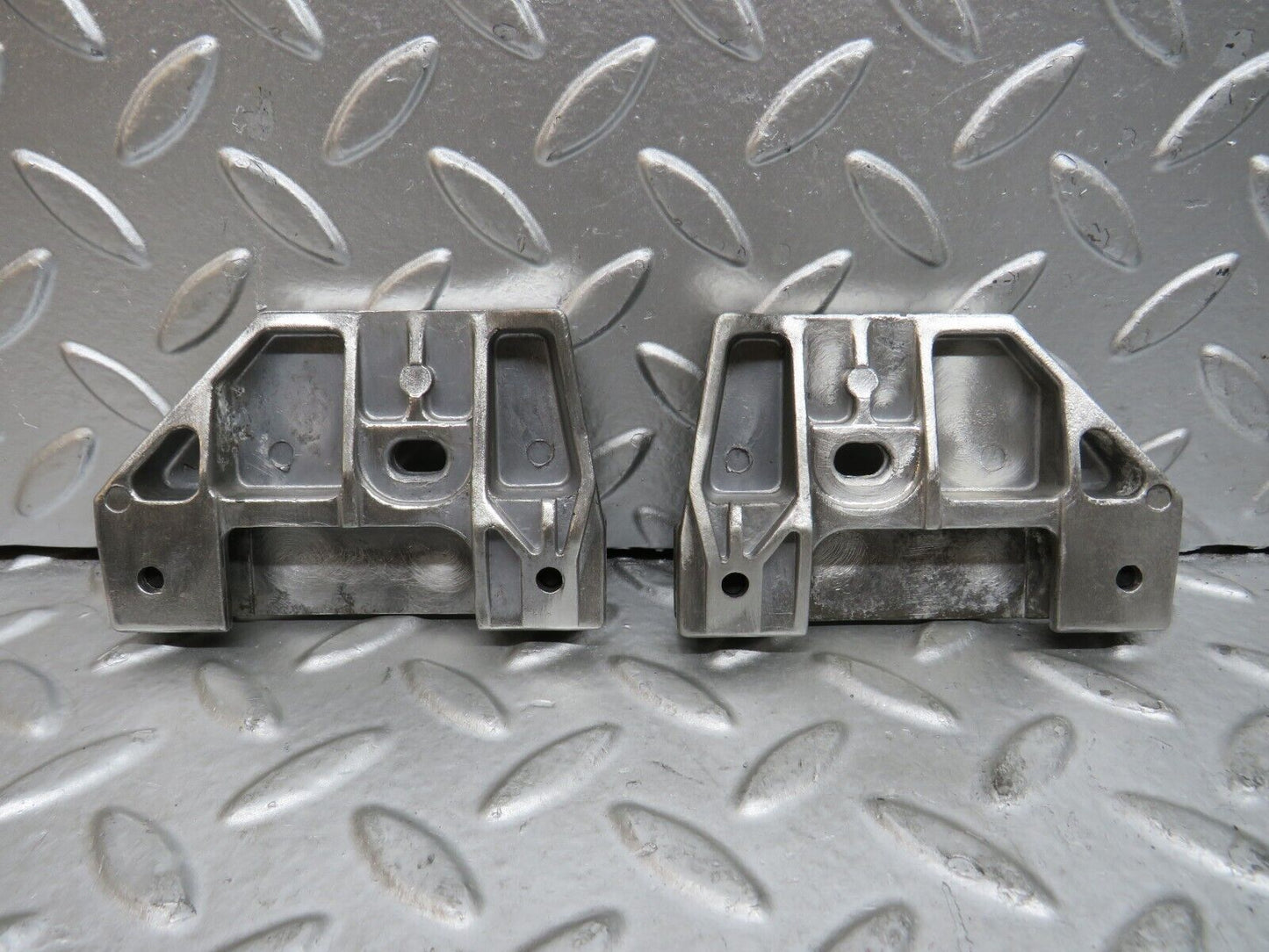 29125 Mercedes-Benz C124 320CE Window Guide Pad Pair 1247250232 1247250132