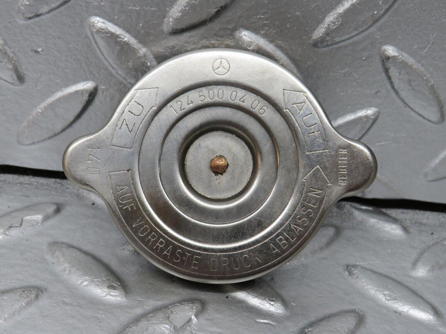 33440 Mercedes-Benz W202 C180 Radiator Cap 1245000406