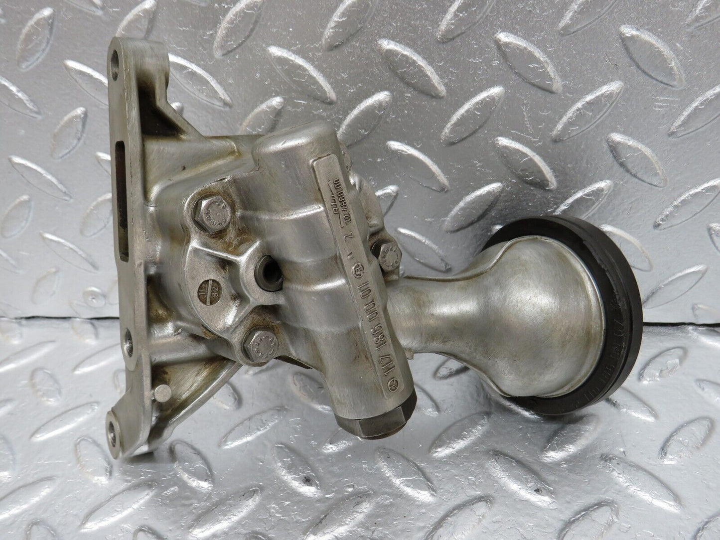 34616 Mercedes-Benz C126 380SEC Coupe Oil Pump 1171810001 1171860001