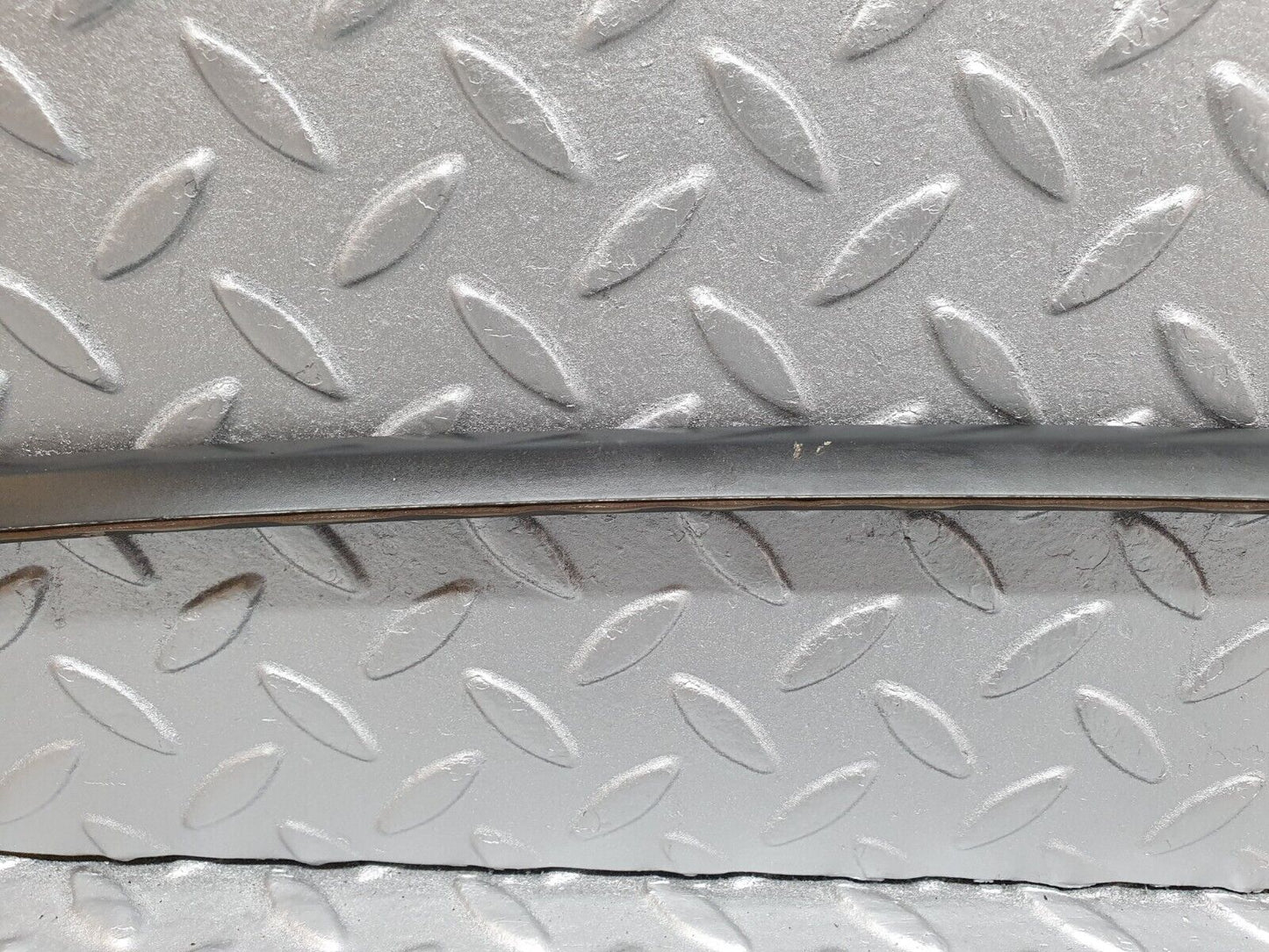 41717 Mercedes-Benz W124 200E Front Windscreen Top Moulding Trim