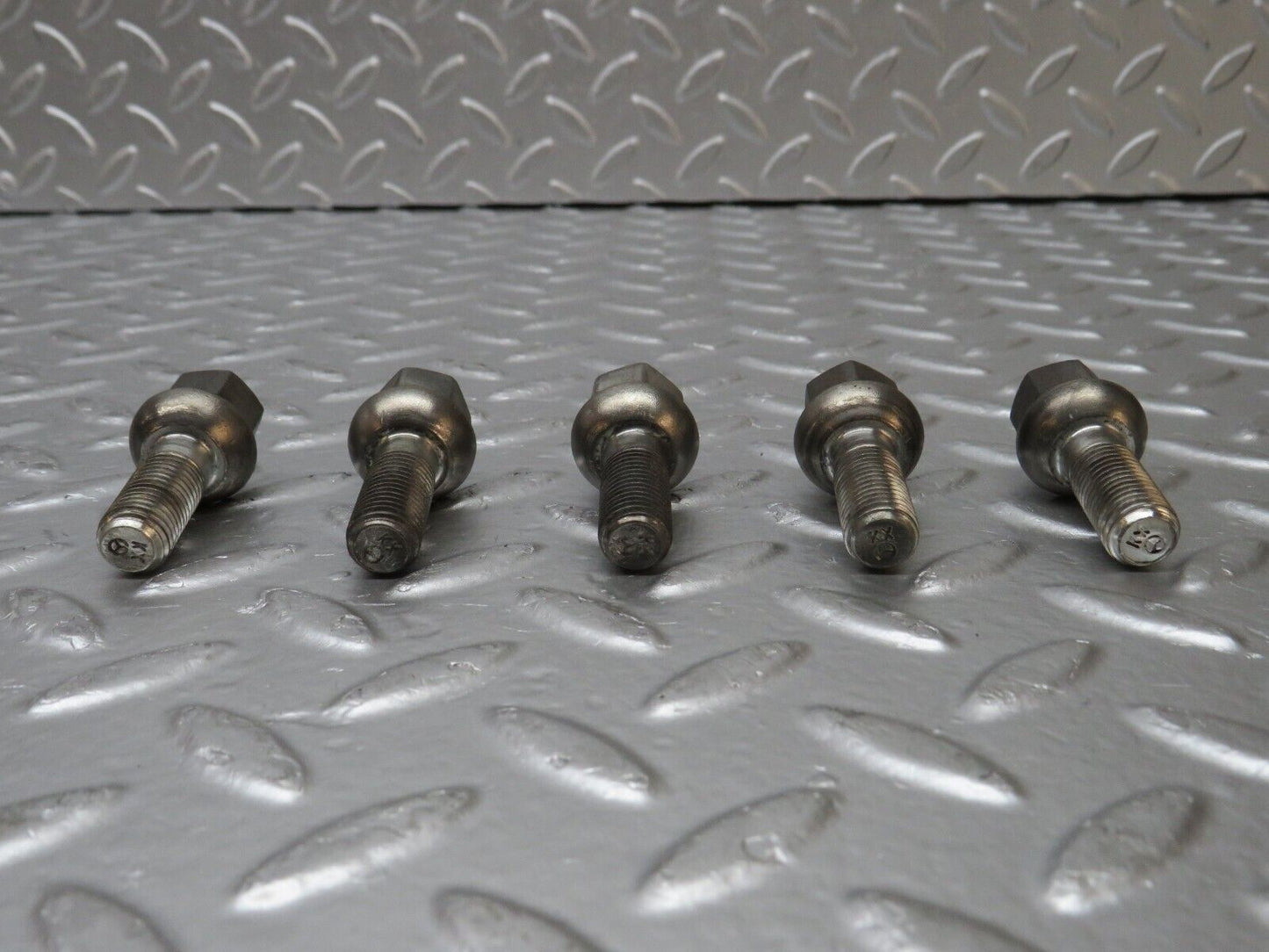 32231 Mercedes-Benz 5x Alloy Wheel Lug Bolt M12x1.5