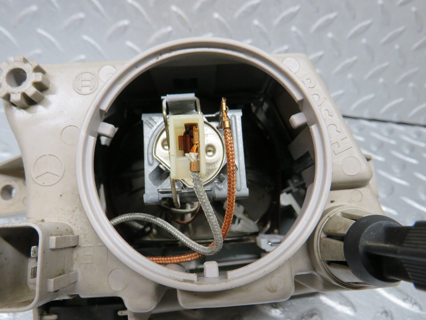 39611 Mercedes-Benz R129 320SL Coupe Front Left Fog Light Bosch 1305621696 1305230160 1305219028