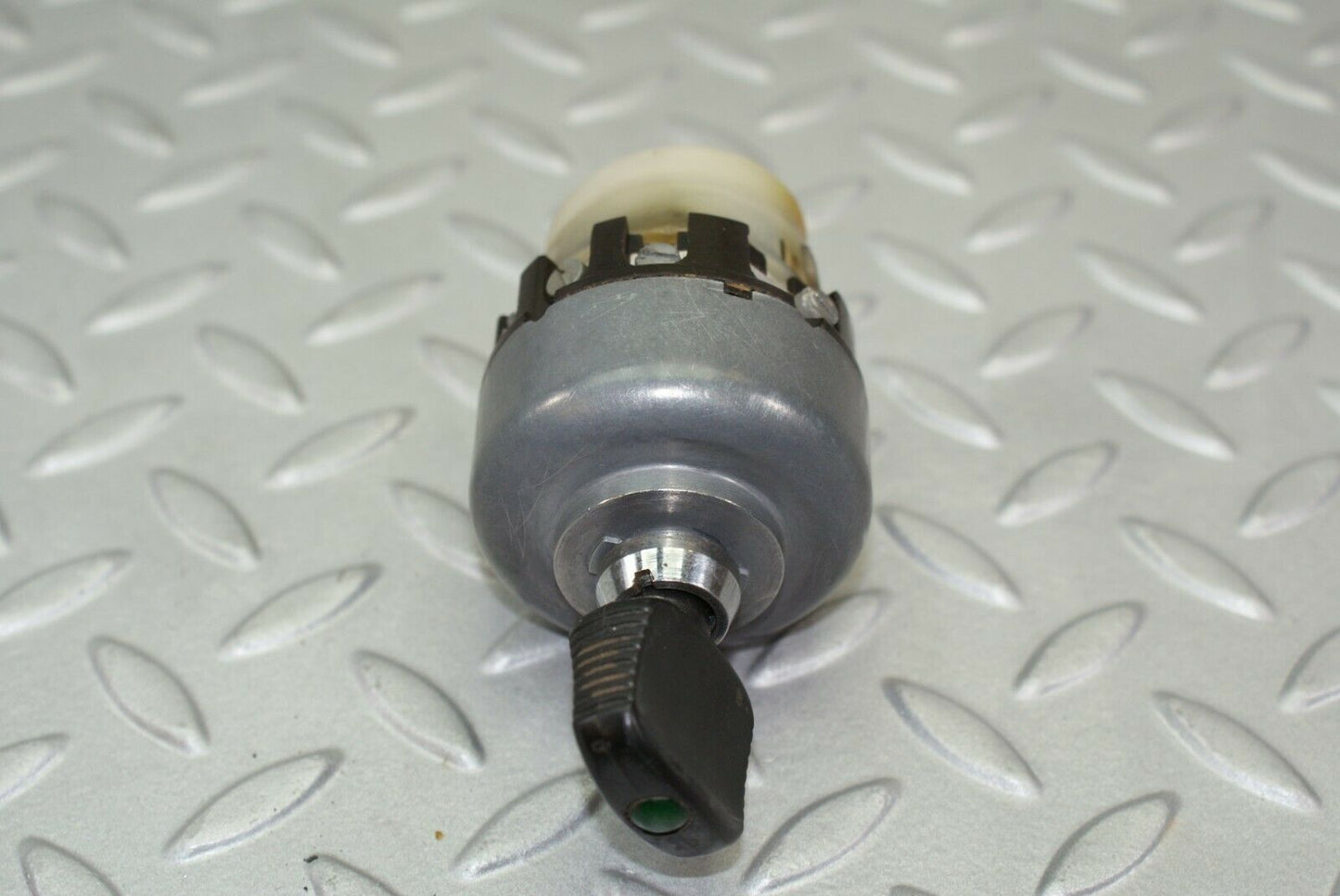 3204 Mercedes-Benz W115 220D Headlight Switch