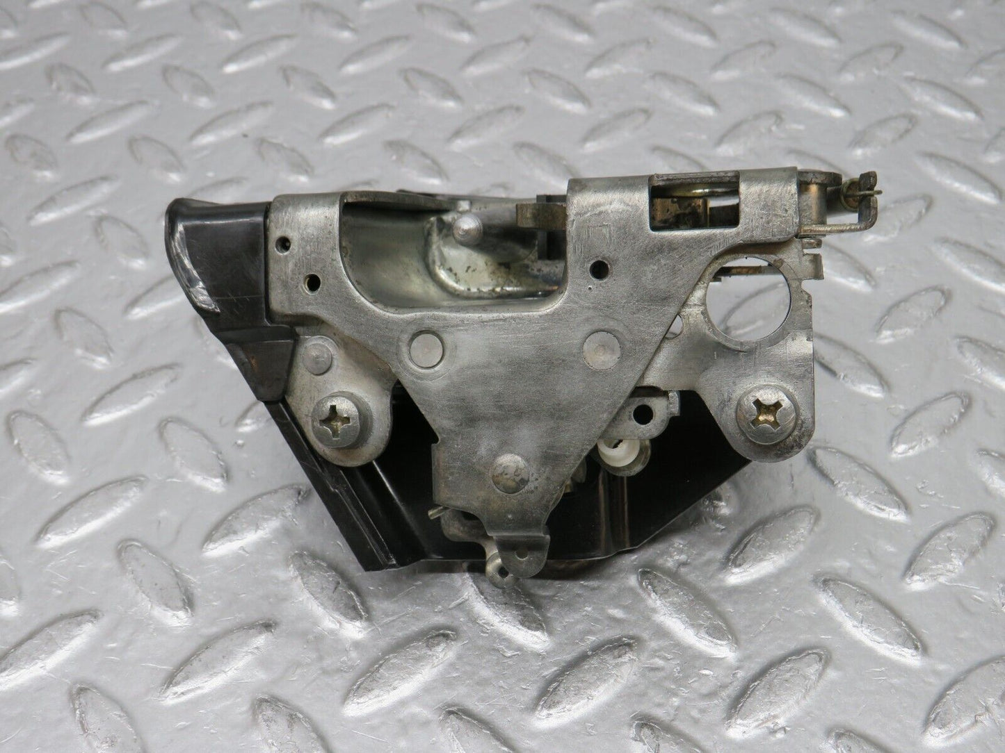0572 Mercedes-Benz W123 230E Rear Right Door Lock Mechanism 1237330208