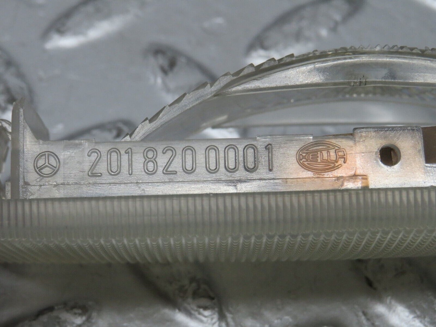 32040 Mercedes-Benz W123 230E Rear Interior Dome Light 2018200001