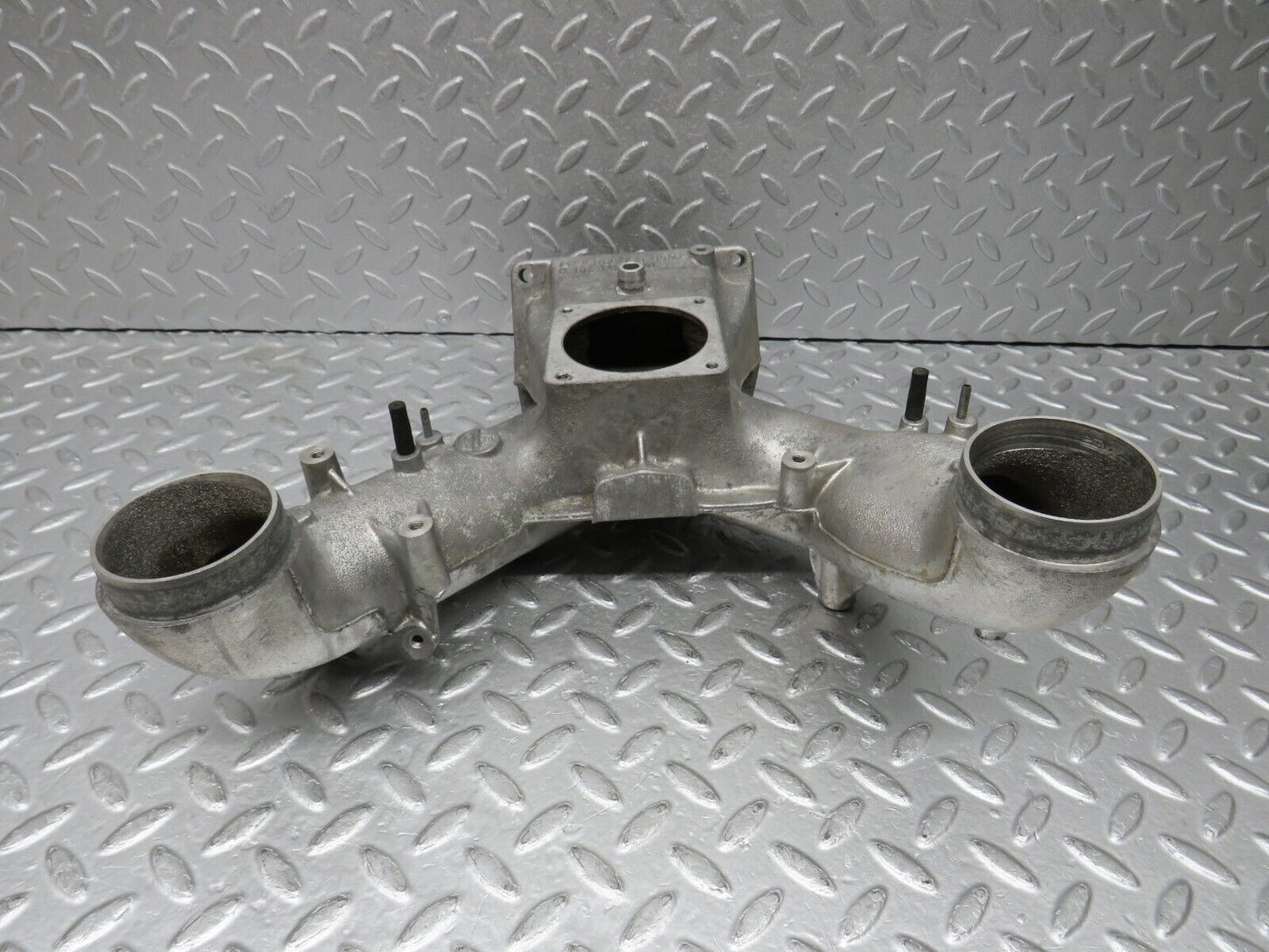 38165 Mercedes-Benz A124 320E Cabriolet Air Intake Manifold 1041414101