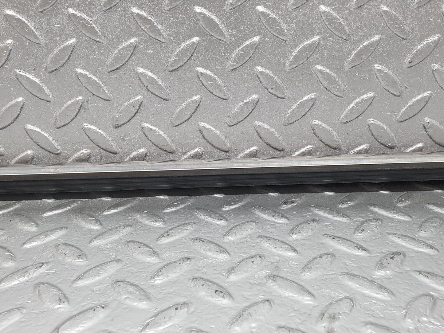 43459 Mercedes-Benz W108 280SE Front Right Fender Centre Moulding Trim