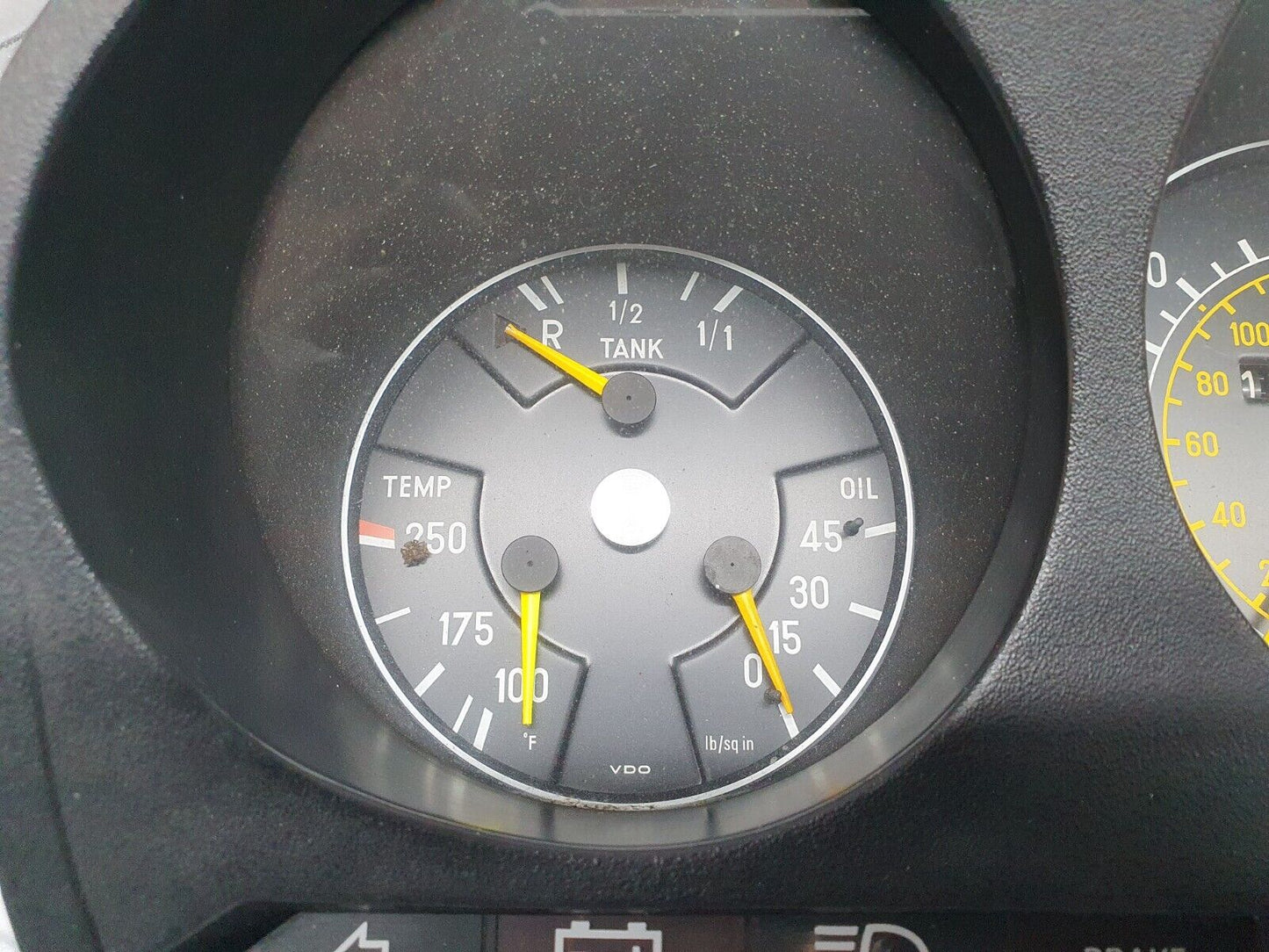 43103 Mercedes-Benz C107 450SLC Coupe Instrument Cluster 87001021 1075423701