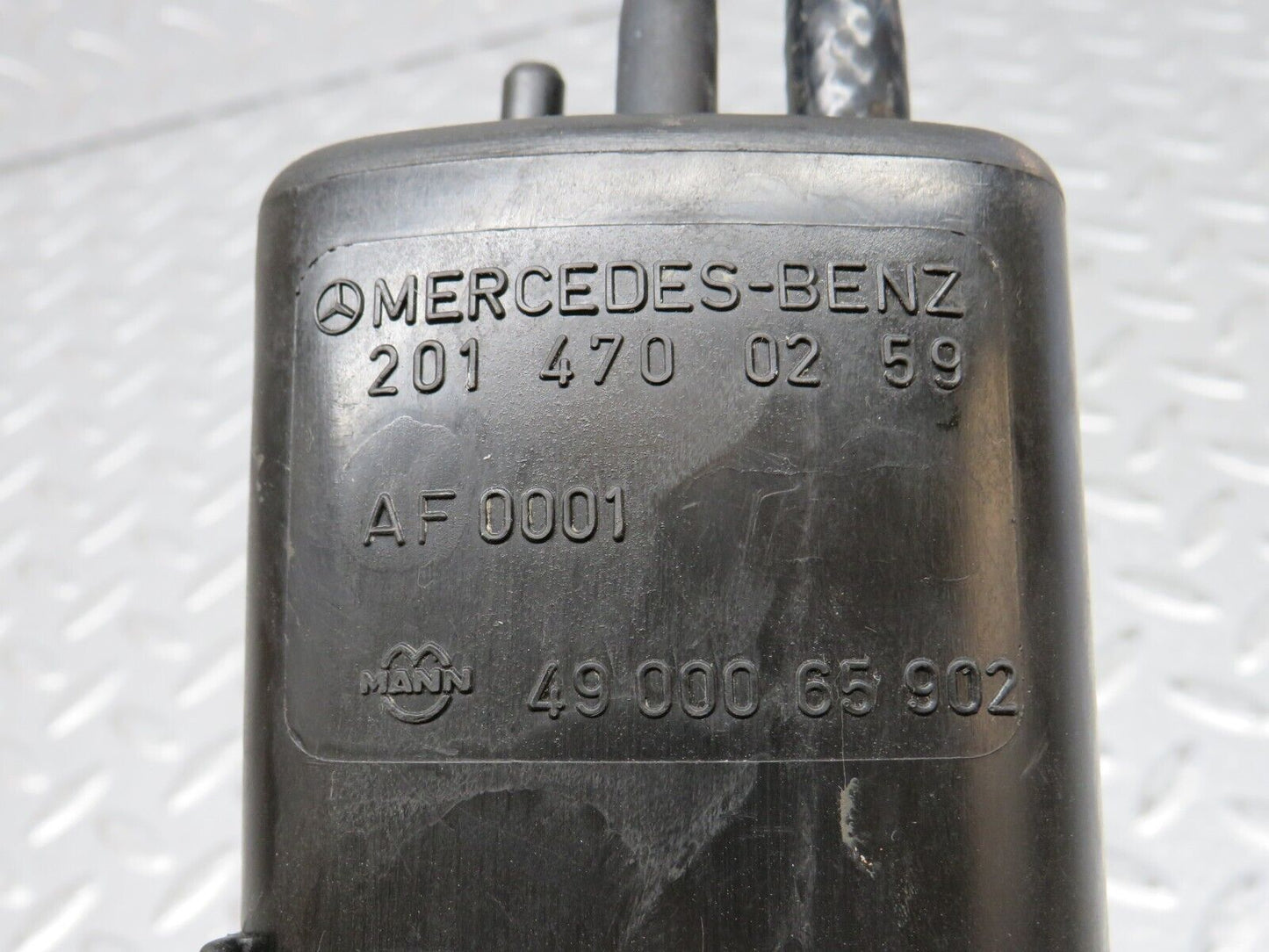 31843 Mercedes-Benz W201 190LE 1.8L Fuel Vapor Charcoal Filter Canister With Hose 2014700259