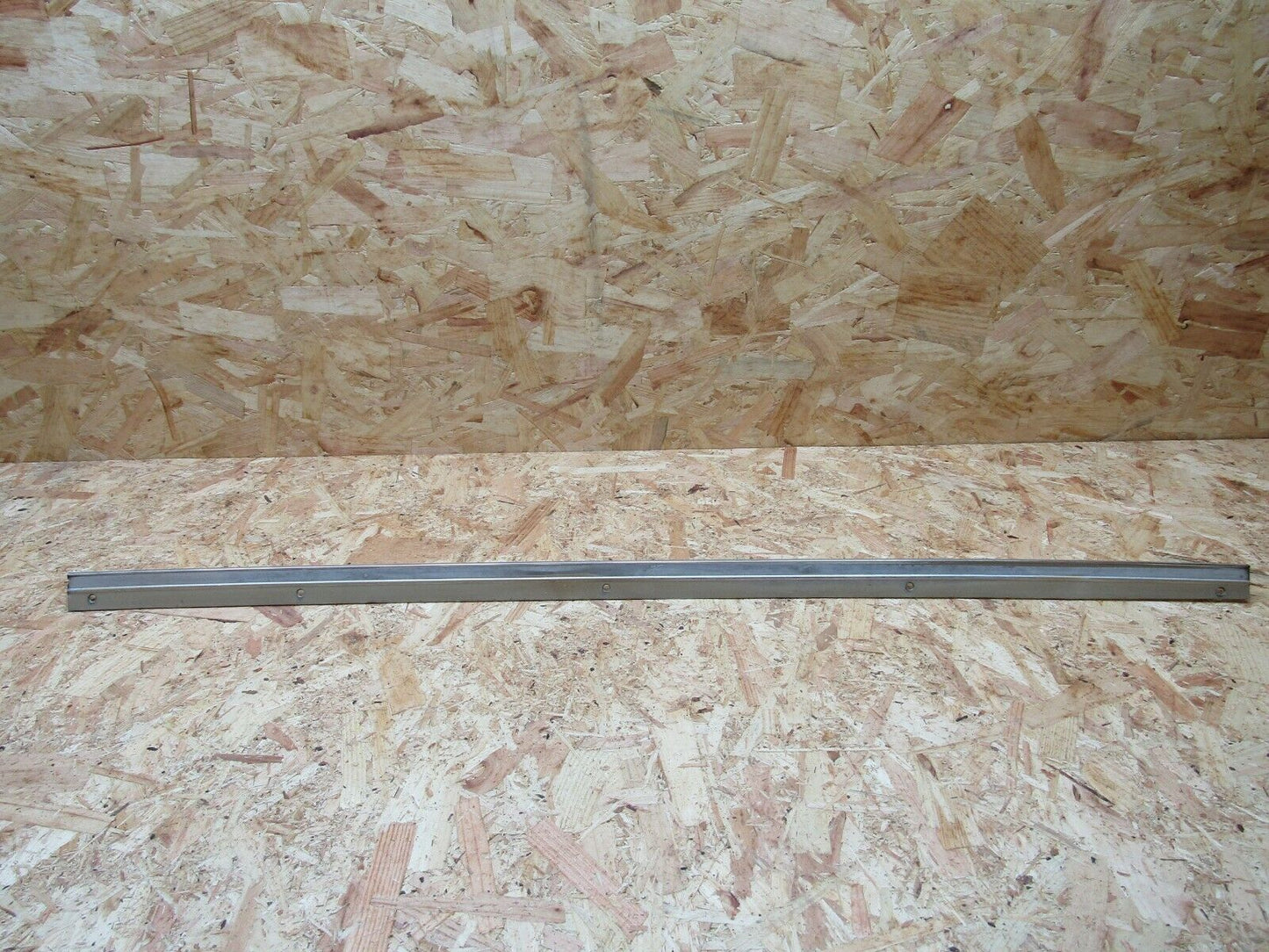 2134 Mercedes-Benz W116 350SE Centre Roof Chrome Trim Left Side