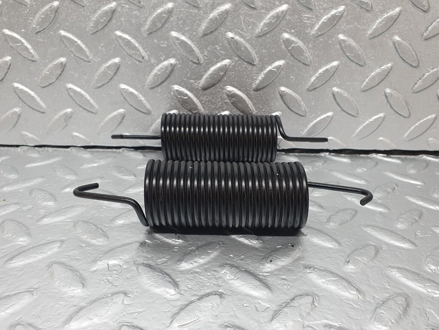 42824 Mercedes-Benz W201 190 2.0L Trunk Lid Hinge Spring 2x