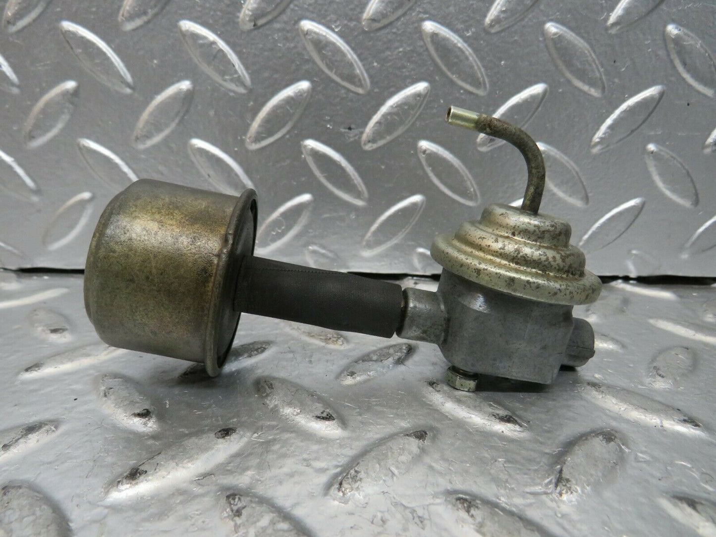 23400 Mercedes-Benz W116 350SE Fuel Valve With Air Filter 0090949202 pe20302