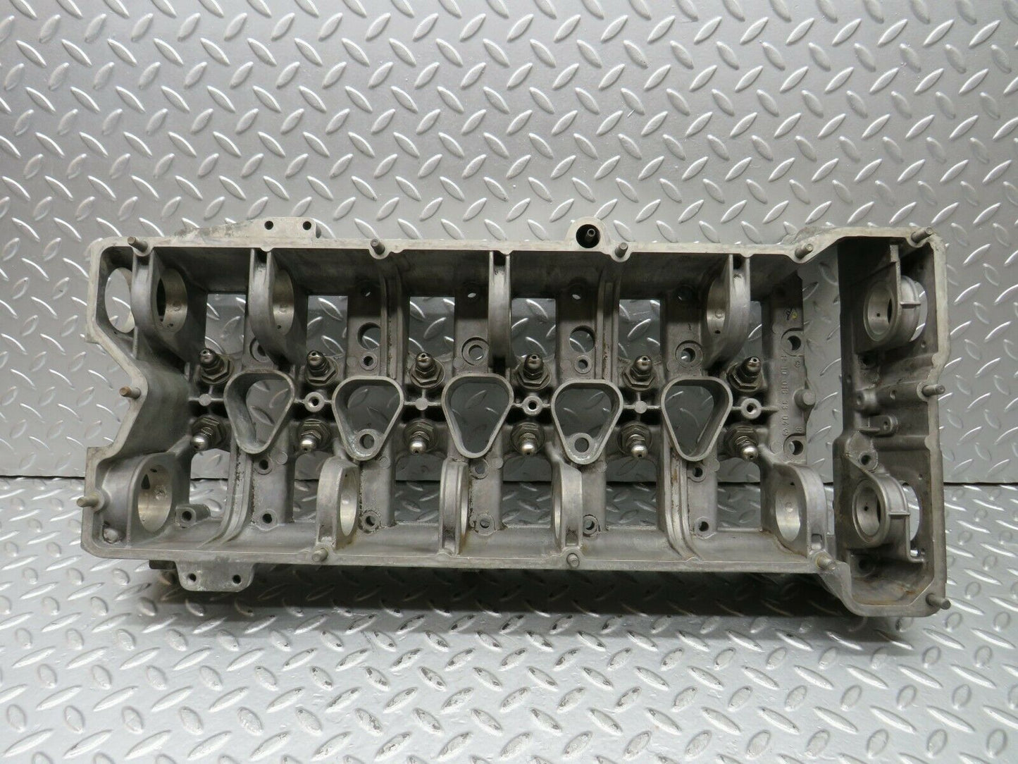 22229 Mercedes-Benz S123 280TE Wagon Camshaft Bearing Casing 1100163304