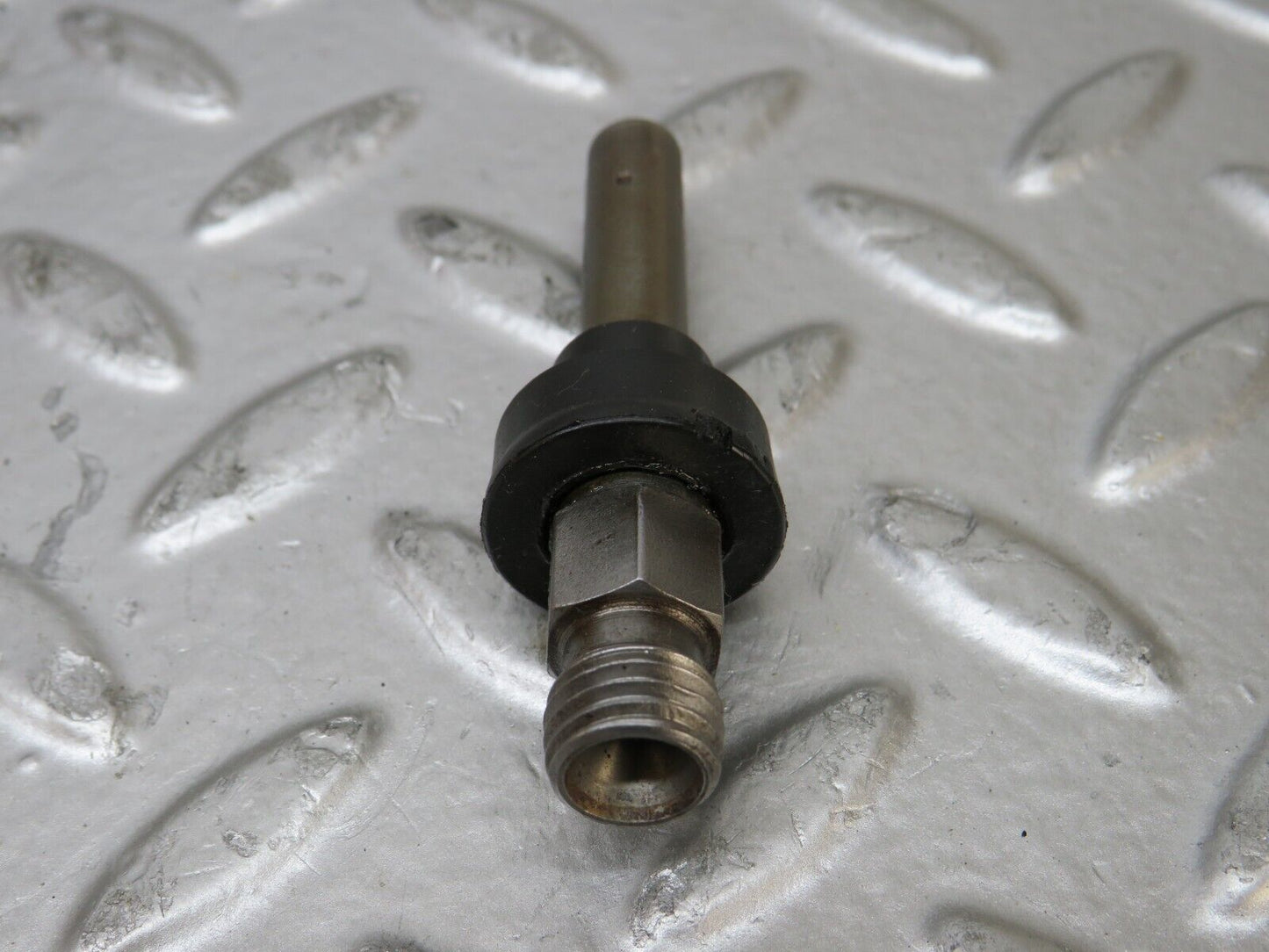26251 Mercedes-Benz W116 450SE Fuel Injector Bosch 0437502010