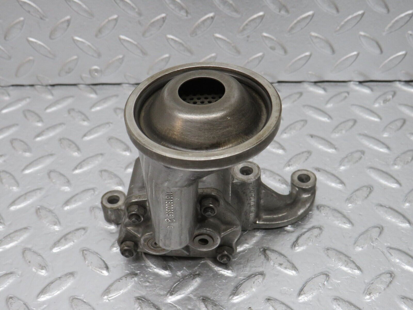 32785 Mercedes-Benz C107 R107 350 V8 Oil Pump 1161800502 1161800355