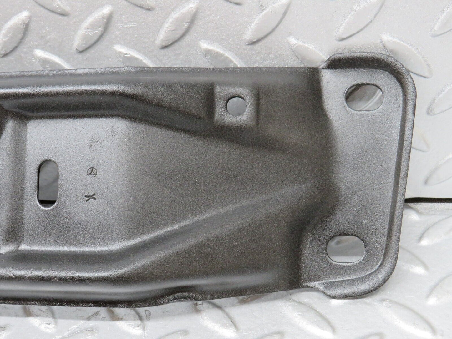 36344 Mercedes-Benz W126 420SE Gearbox Mount Bracket