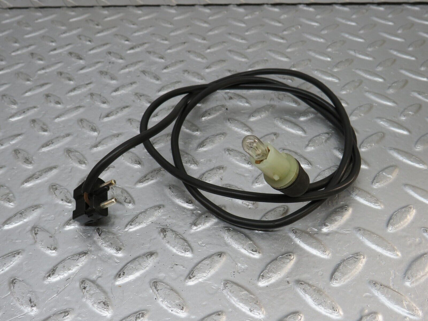 33508 Mercedes-Benz W202 C180 Front Wing Indicator Cable Wire