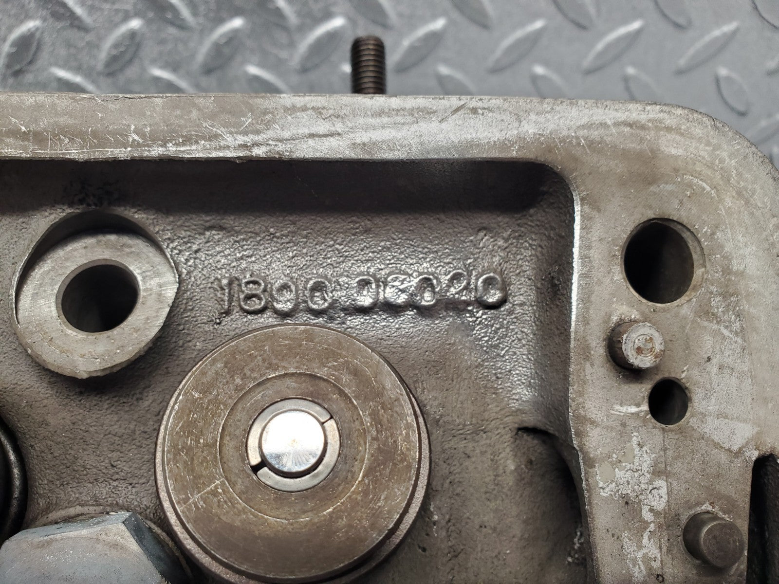 W112 cylinder head used OEM